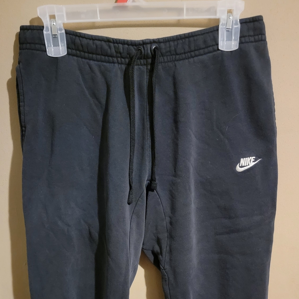 Black Nike Men's Sportwear Club Fleece Sweatpants